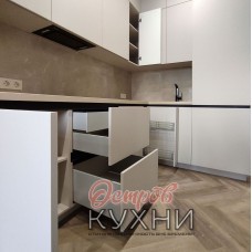 Кухня угловая МДФ эмаль COR 1064